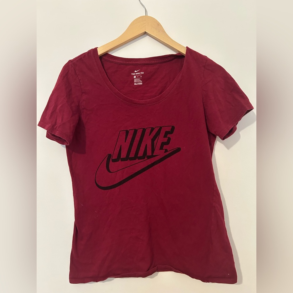 Nike Women's Burgundy Short Sleeve Tee
